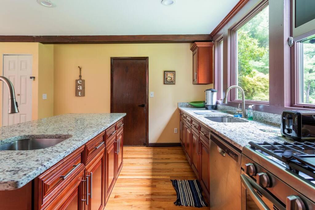 Sunset Estate In The Catskills Monticello Exterior foto